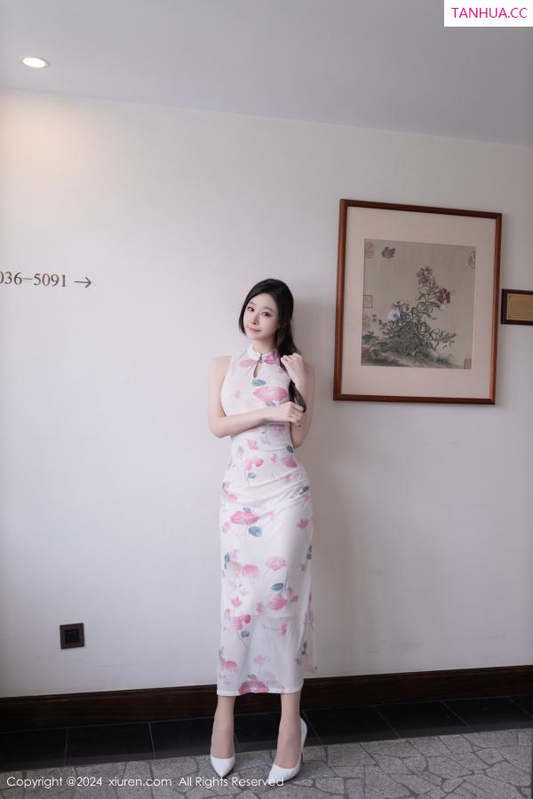 逗逗DouDou  [XiuRen]高清写真图 2024.08.29 No.9087 小逗逗 丝袜美腿第2张图片